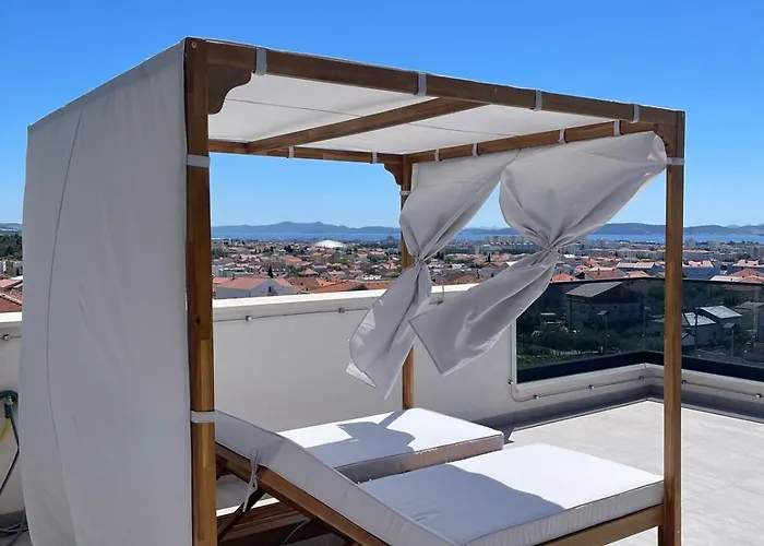 Lux Penthouse Paradise זאדאר